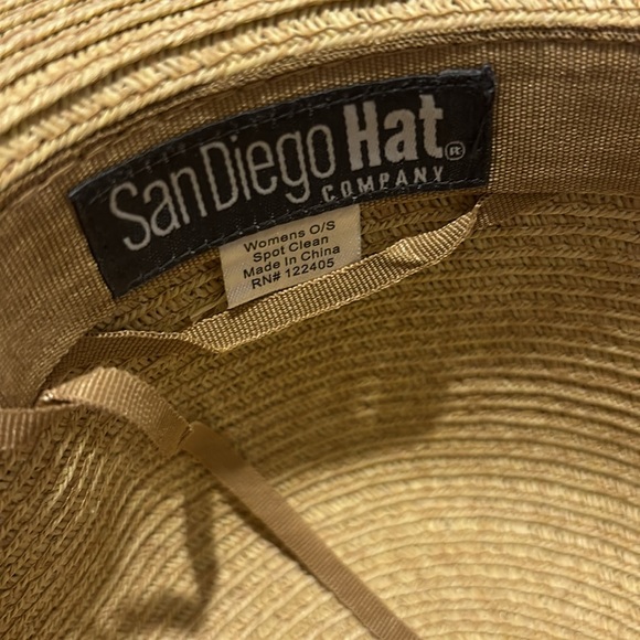 NWT San Diego oversized hat - Picture 3 of 8